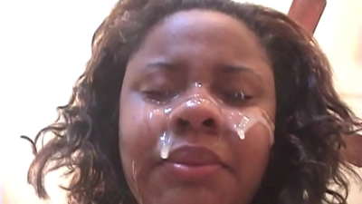 Gadis Brazil hitam mendapat air mani di mukanya selepas seks dubur dengan batang besar